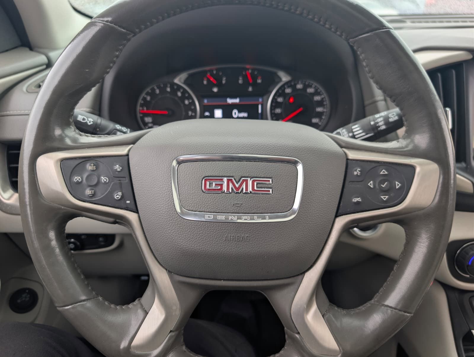 Used 2020 GMC Terrain Denali w/ Denali Premium Package AWD/4WD image 15