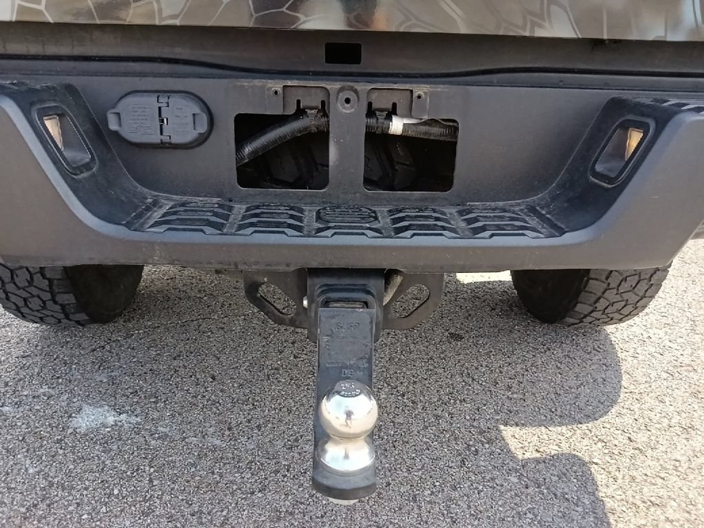 Used 2022 Toyota Tacoma TRD Off-Road AWD/4WD image 29