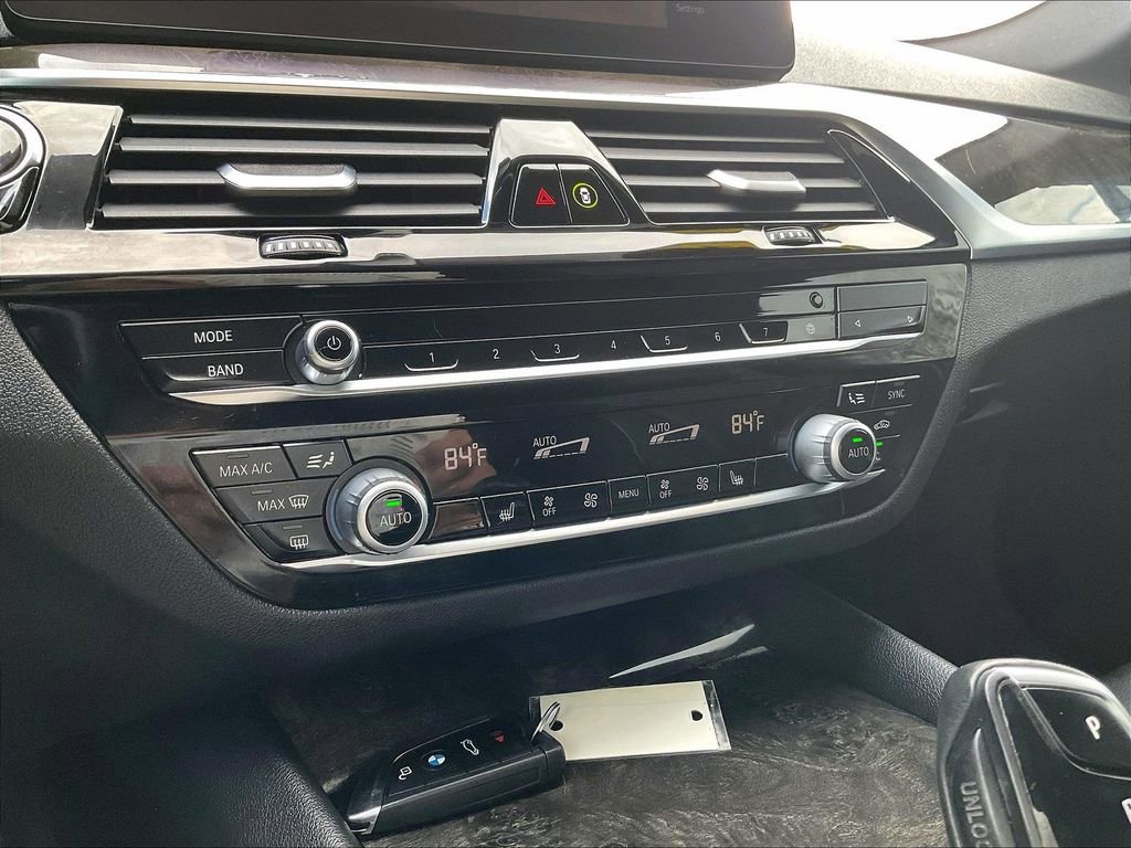 Used 2021 BMW 530i xDrive w/ Convenience Package AWD/4WD image 12
