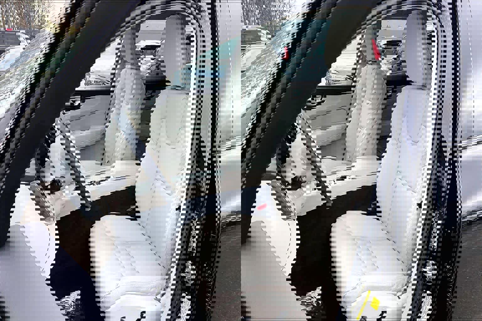 Certified 2023 Volvo XC60 B5 Plus w/ Protection Package Premier image 9