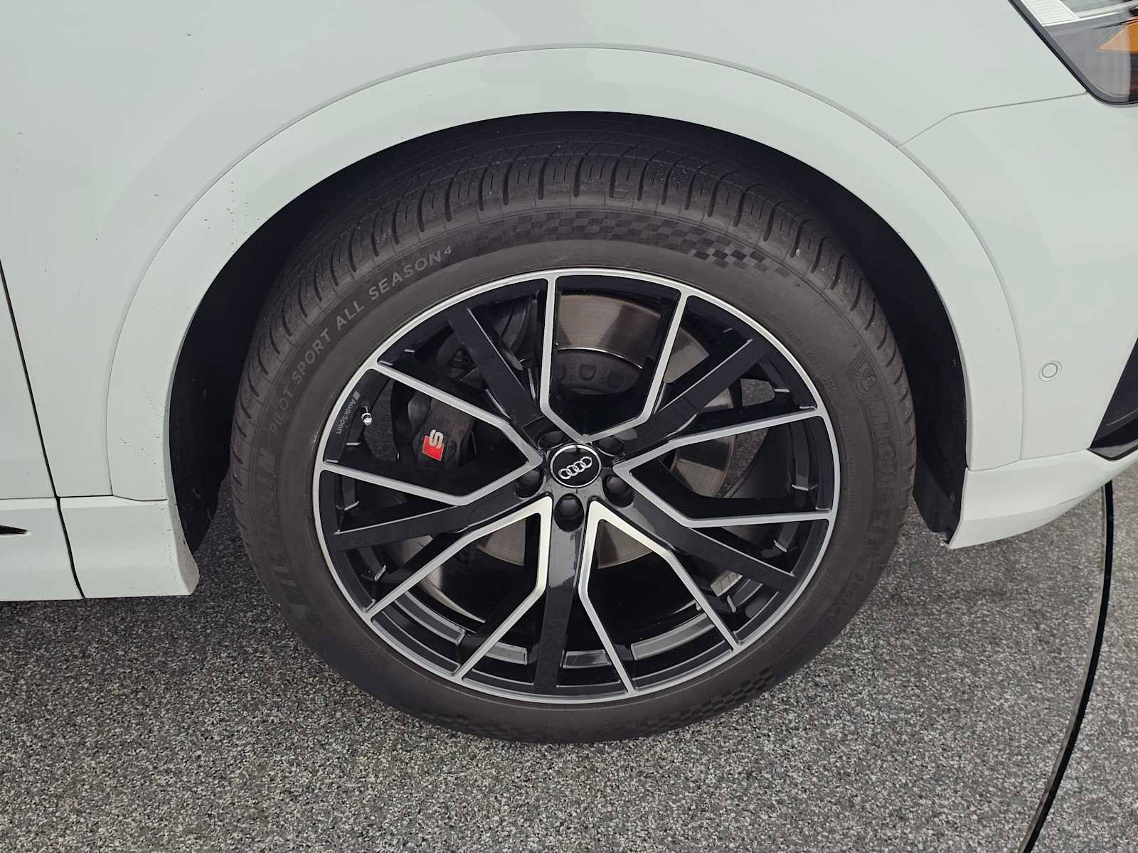 Used 2021 Audi SQ8 Premium Plus w/ SQ8 Black Optic Package image 9