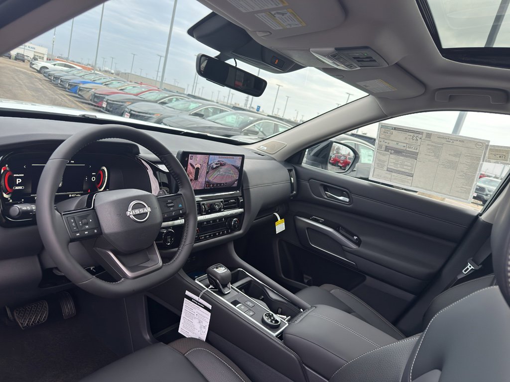 New 2026 Nissan Pathfinder SL image 25