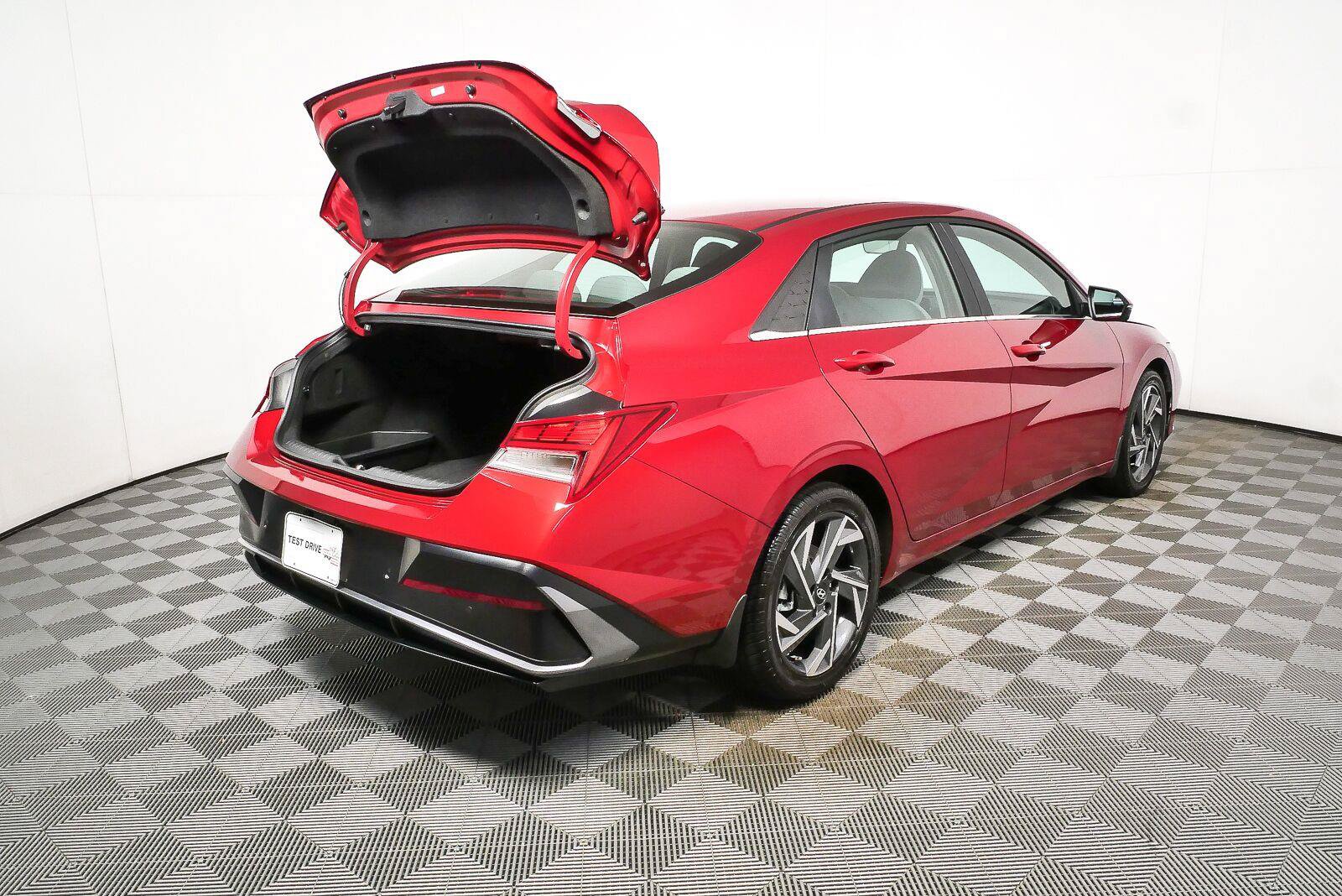 Used 2024 Hyundai Elantra Limited FWD image 27