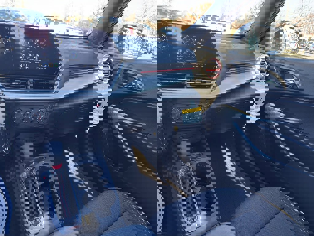 New 2026 Chevrolet Trax RS w/ Sunroof Package image 25