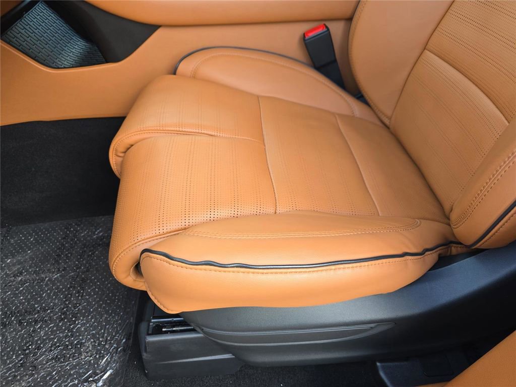 New 2025 Lincoln Aviator Black Label w/ Jet Appearance Package image 20