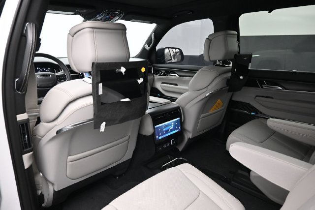 New 2026 Jeep Grand Wagoneer Summit w/ Rear Seat Video Group I AWD/4WD image 18