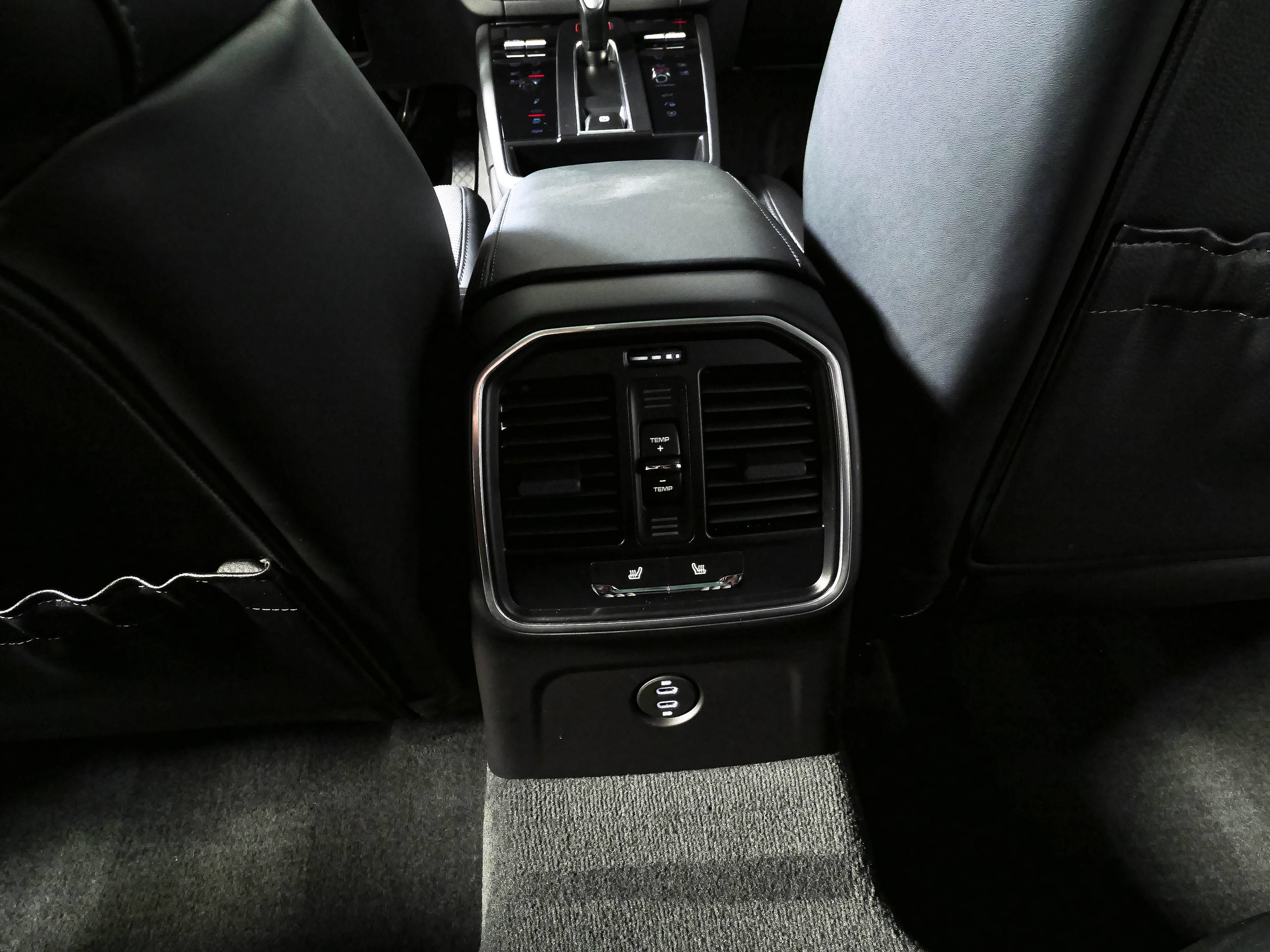 Certified 2024 Porsche Macan GTS AWD/4WD image 20