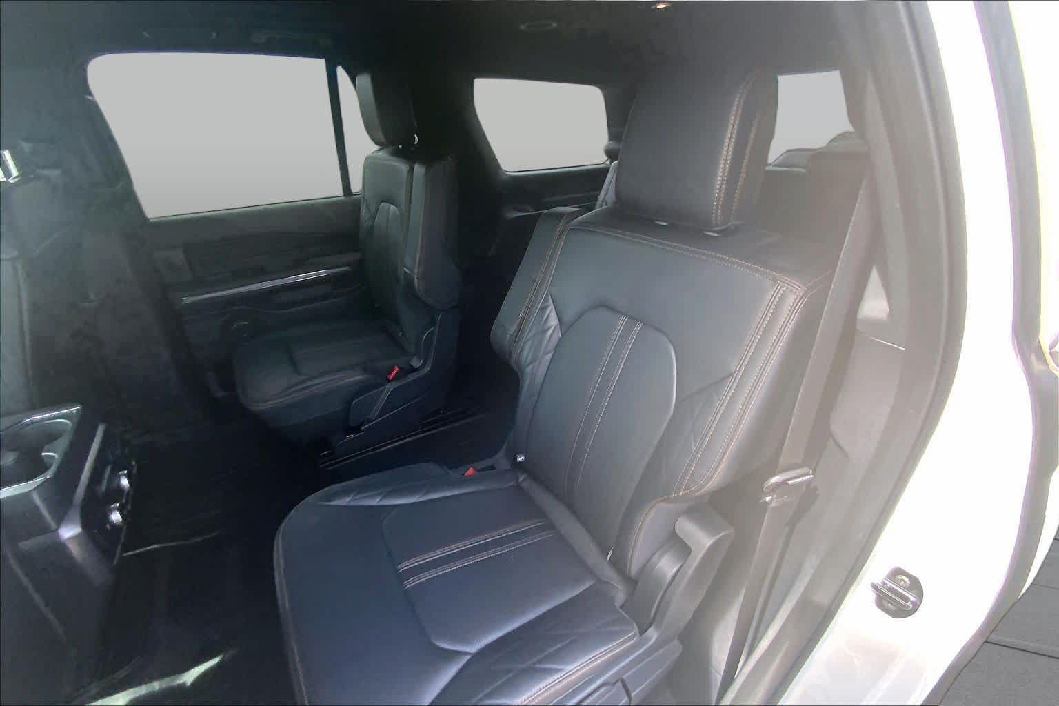 Used 2024 Ford Expedition Platinum AWD/4WD image 21