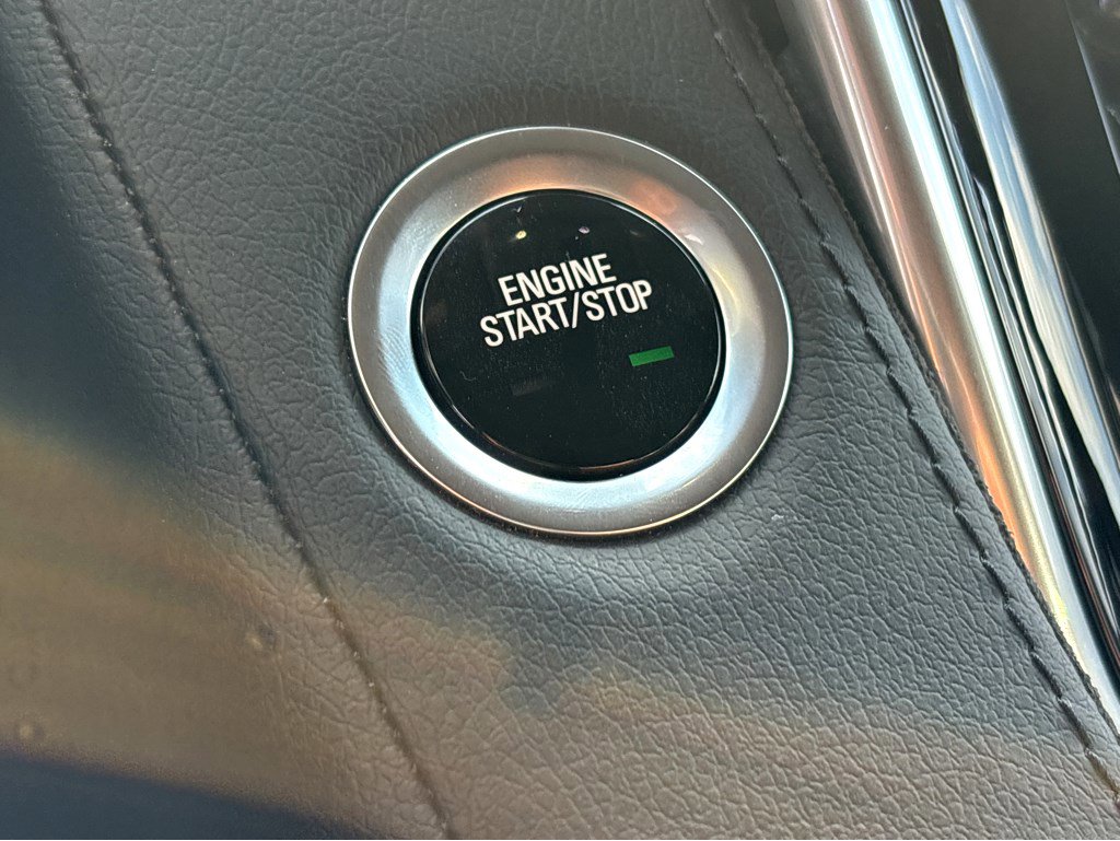 Used 2020 Cadillac Escalade Luxury image 7