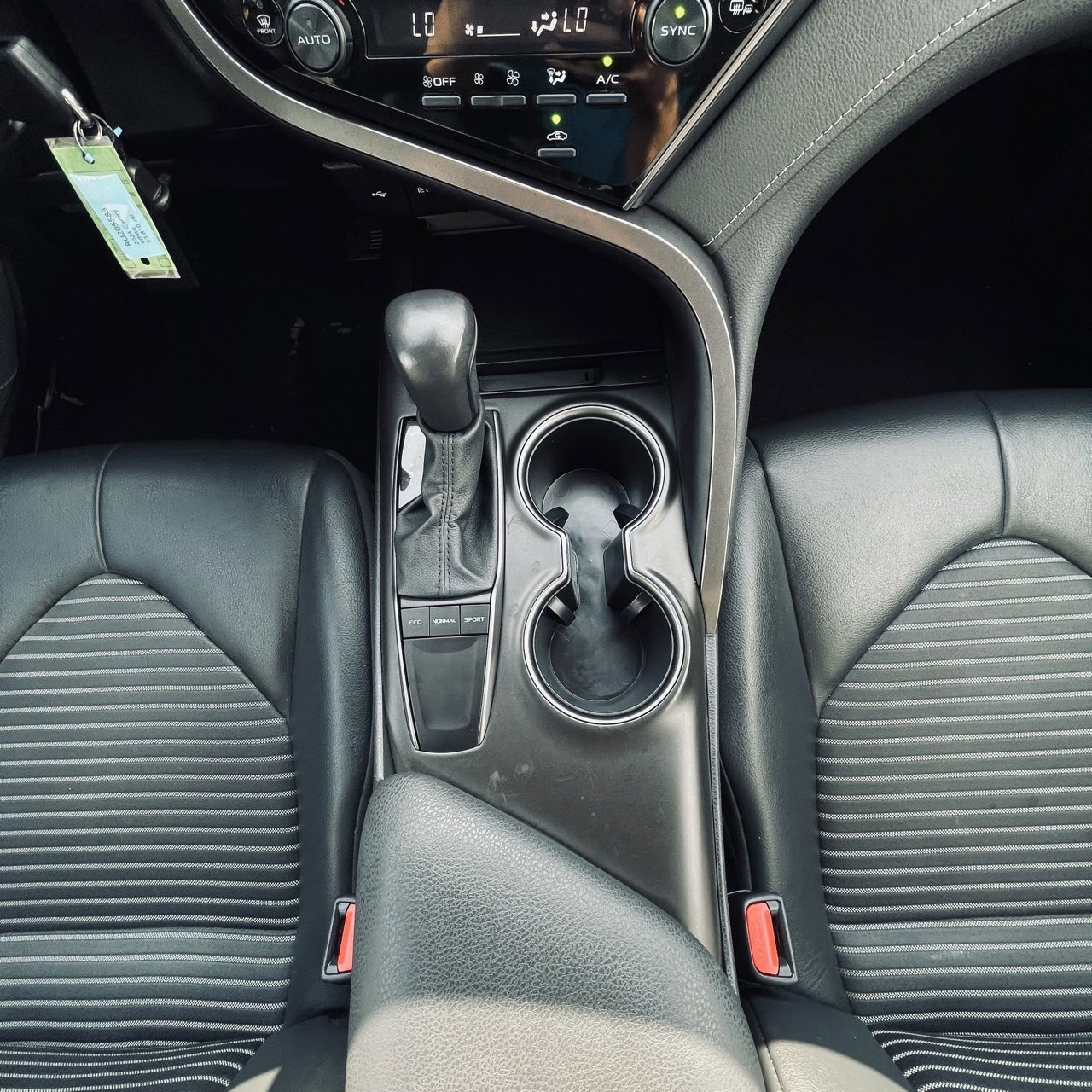 Used 2024 Toyota Camry SE image 17