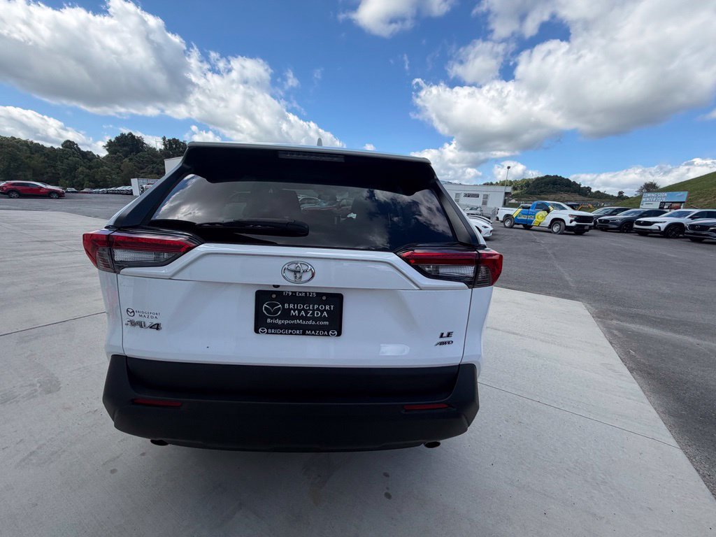 Used 2025 Toyota RAV4 LE AWD/4WD image 7
