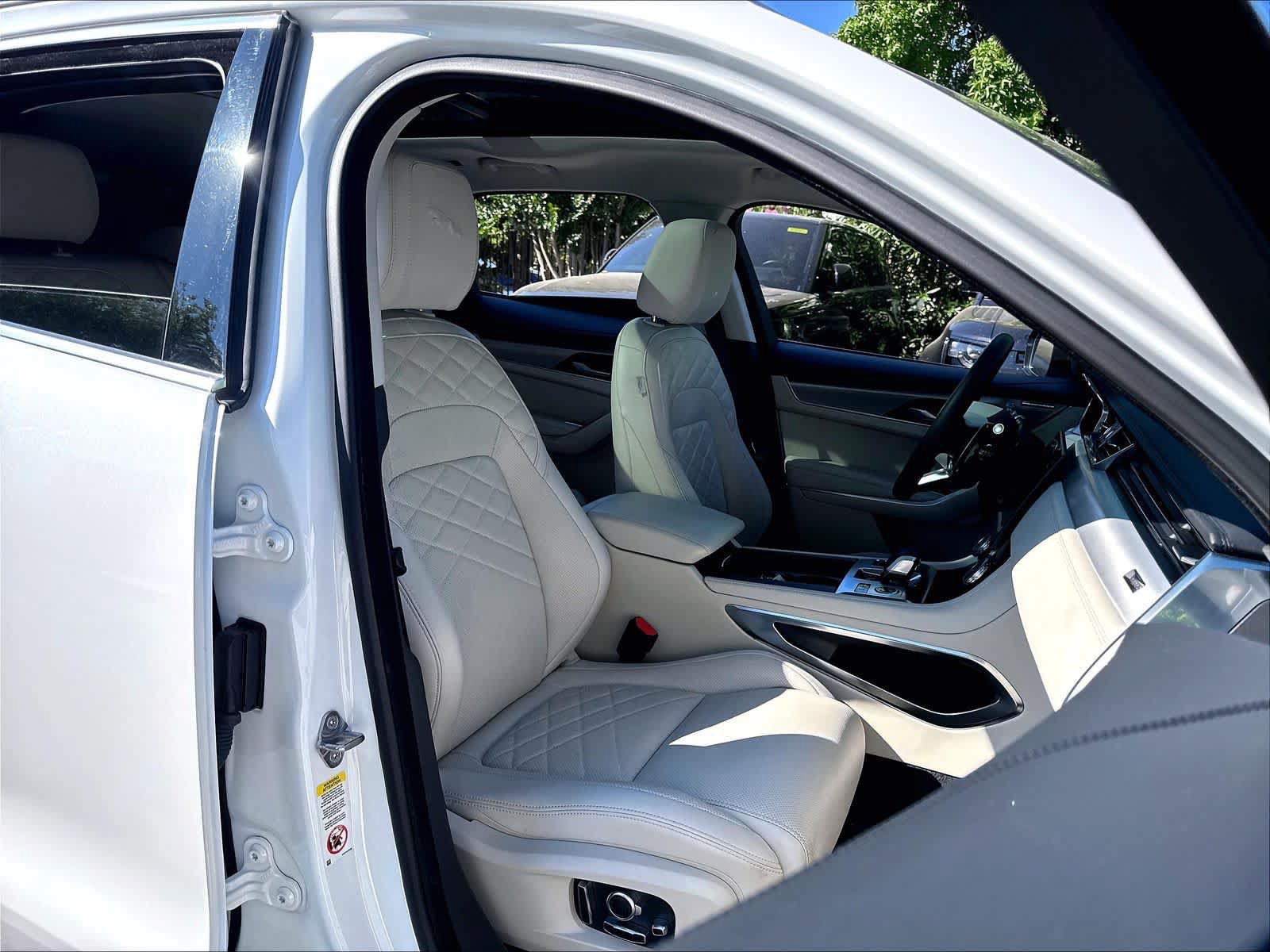 Used 2023 Jaguar F-PACE S AWD/4WD image 10