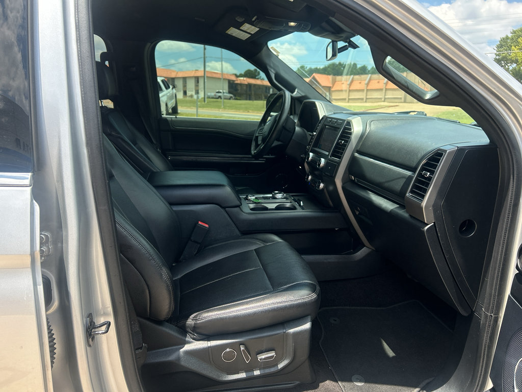 Used 2019 Ford Expedition XLT w/ Equipment Group 202A RWD image 19