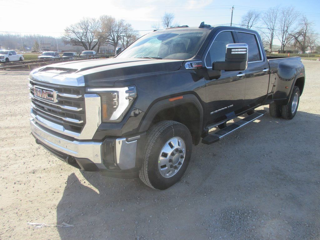 New 2026 GMC Sierra 3500 SLT w/ SLT Premium Package image 11
