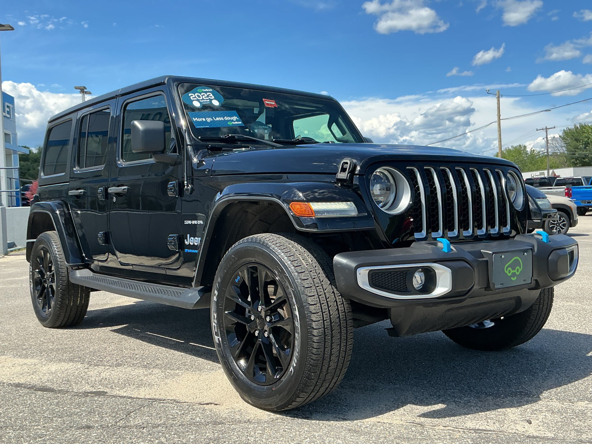 Used 2023 Jeep Wrangler Unlimited Sahara w/ Cold Weather Group AWD/4WD image 2
