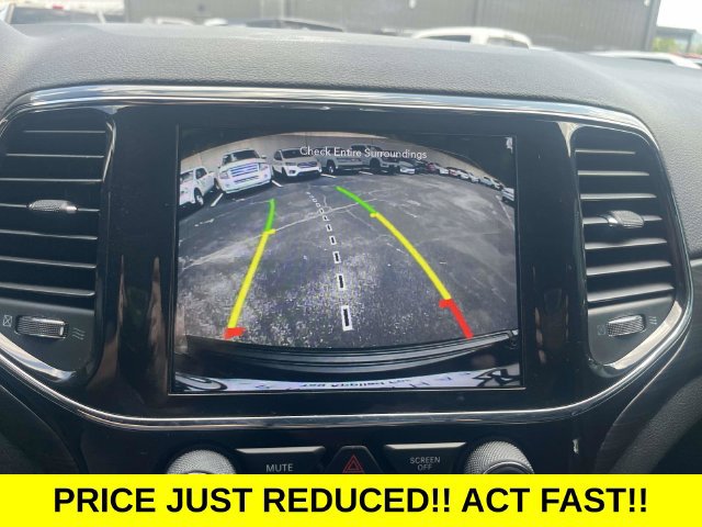 Used 2022 Jeep Grand Cherokee Laredo X RWD image 29
