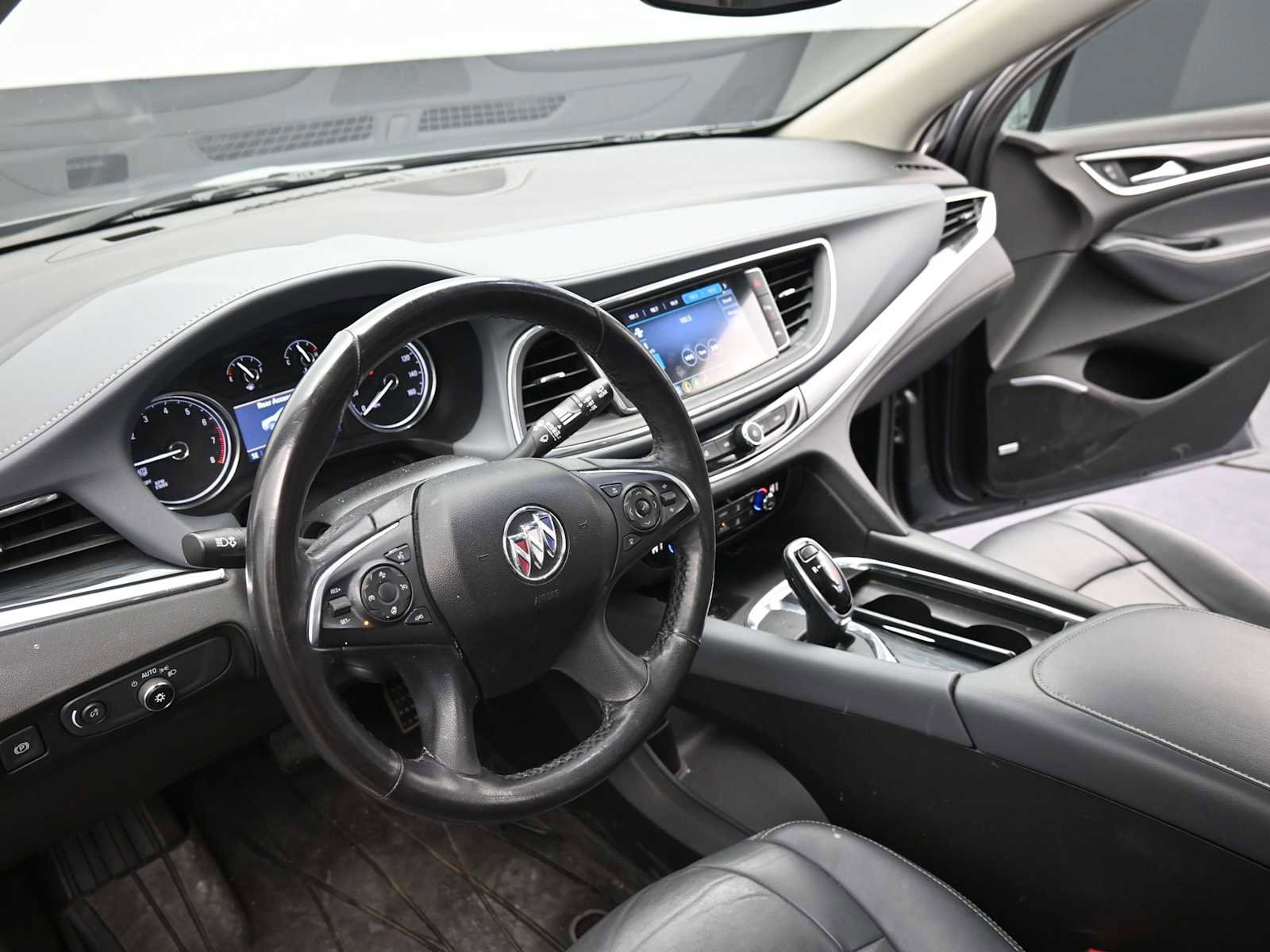 Used 2020 Buick Enclave Premium w/ Sun and Sites Package image 10