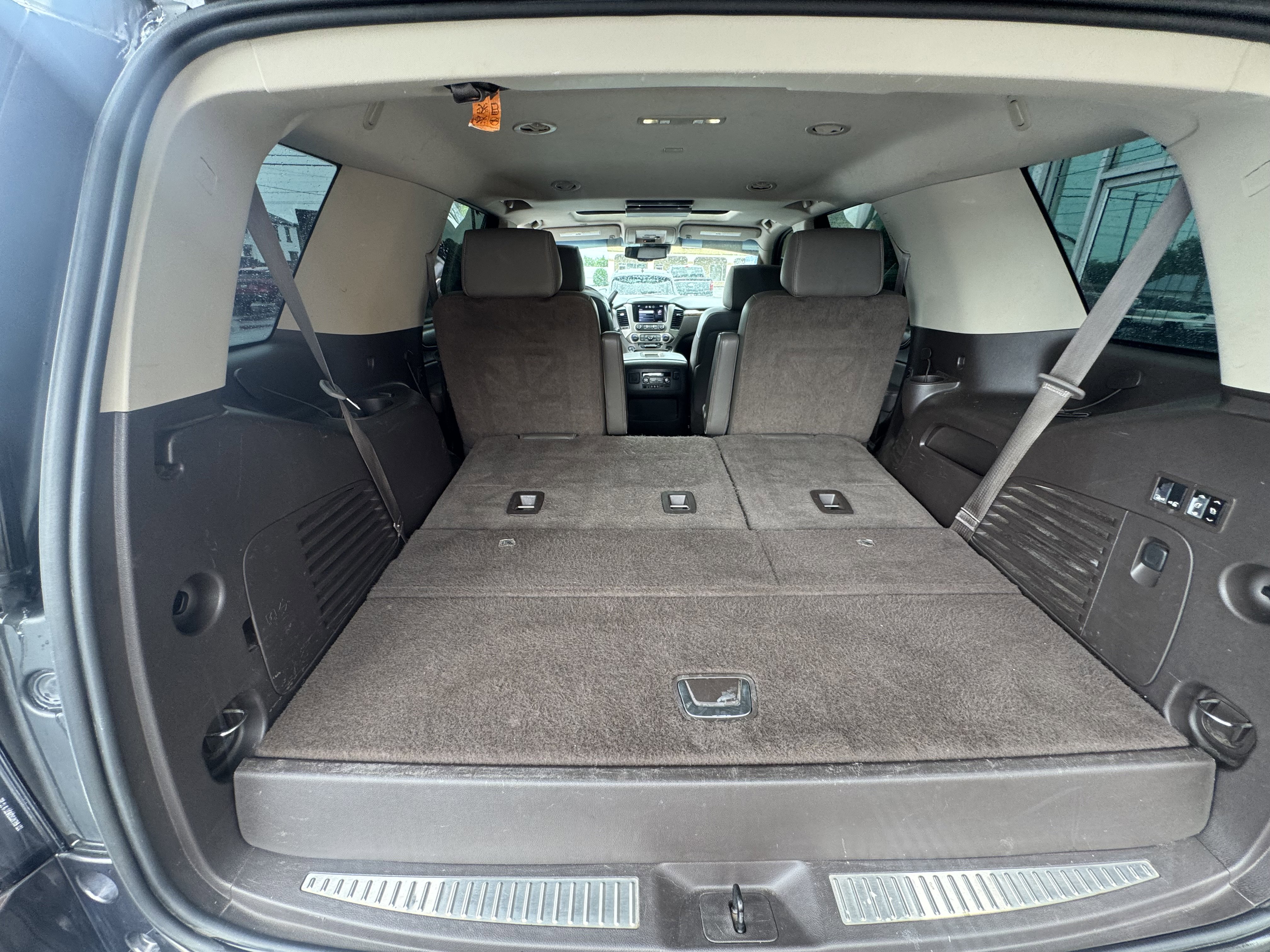 Used 2015 GMC Yukon Denali w/ Premium Package AWD/4WD image 10