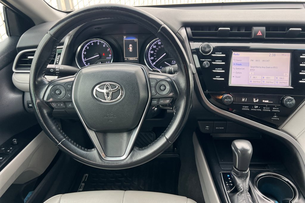 Used 2019 Toyota Camry SE image 11