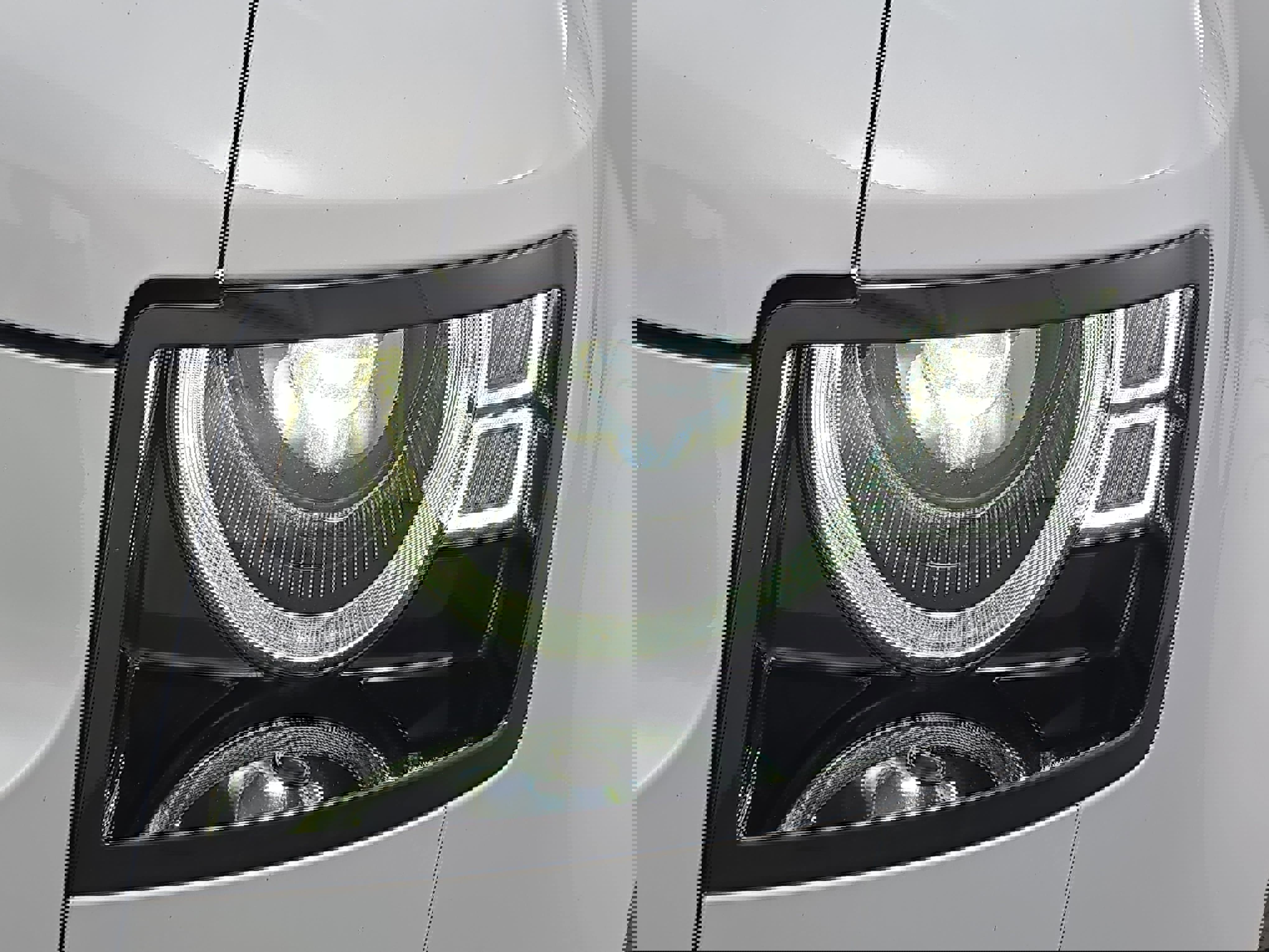 Certified 2021 Land Rover Defender 90 First Edition image 31