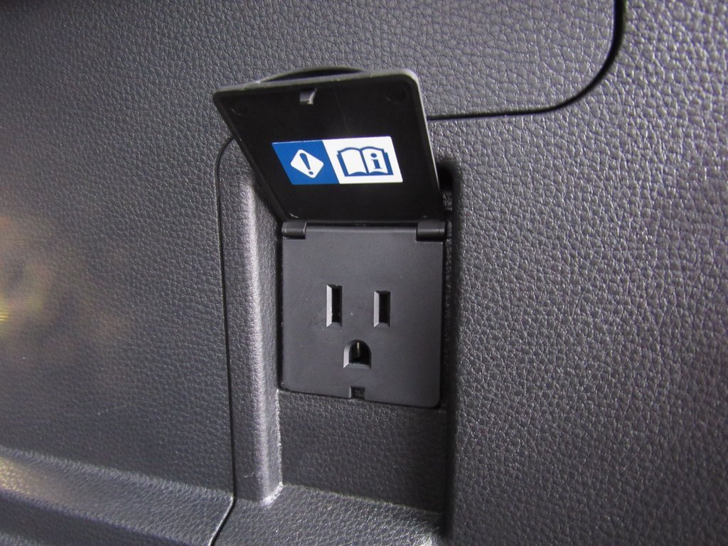 Certified 2025 Toyota Sequoia Platinum image 26