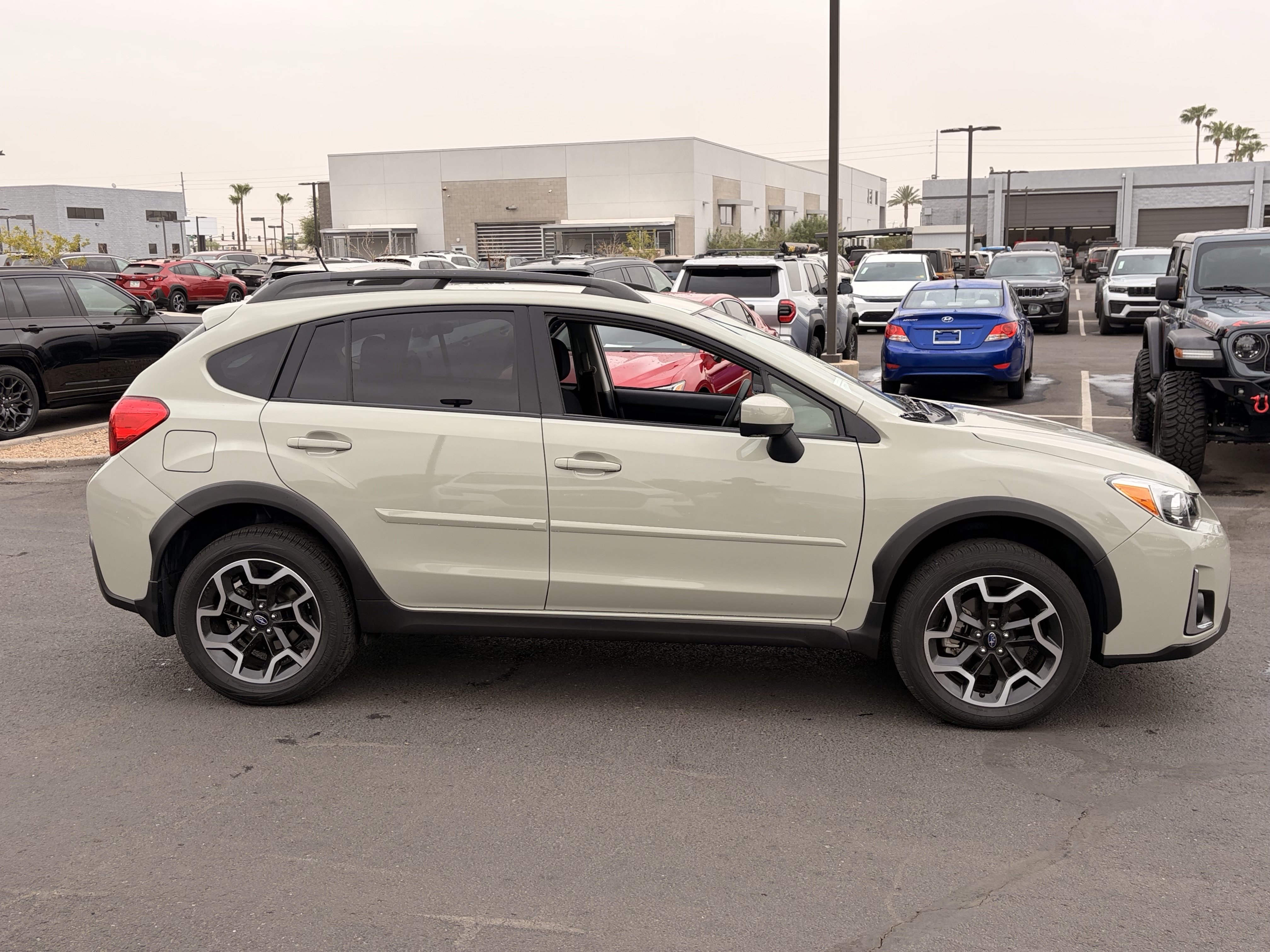 Used 2017 Subaru Crosstrek 2.0i Premium w/ Popular Package #2 AWD/4WD image 6