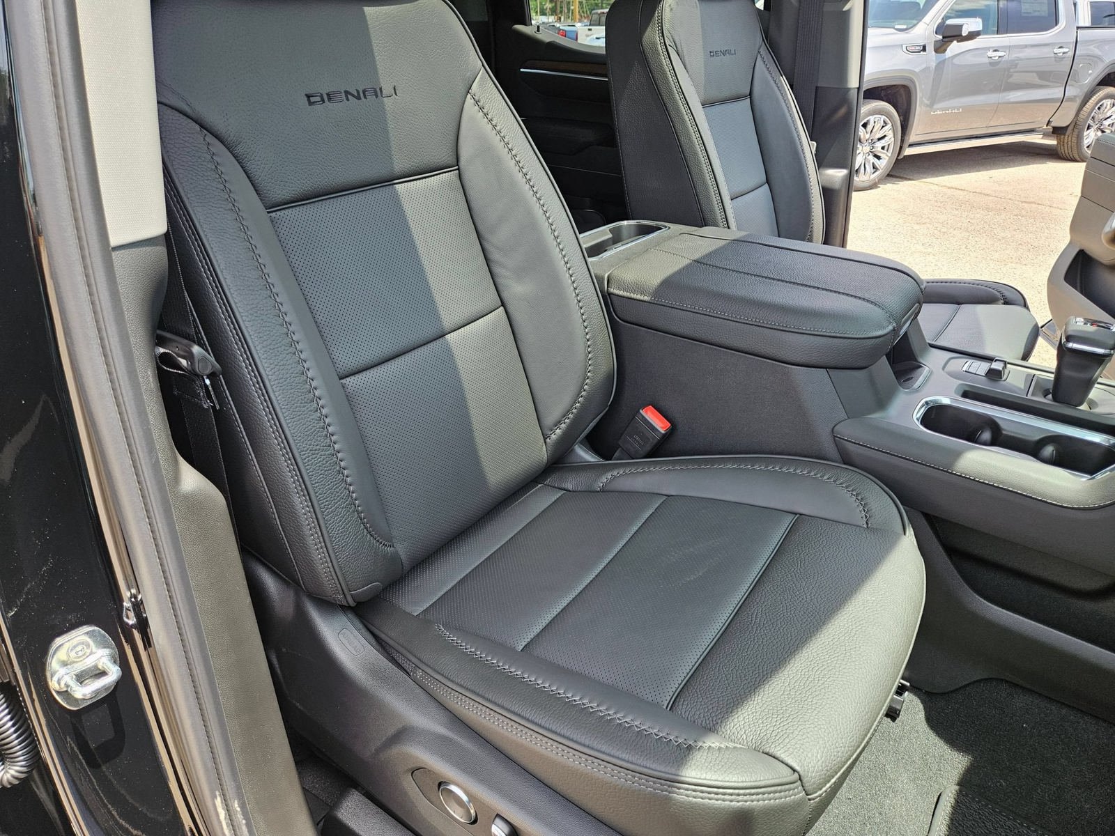 New 2026 GMC Sierra 1500 Denali AWD/4WD image 30