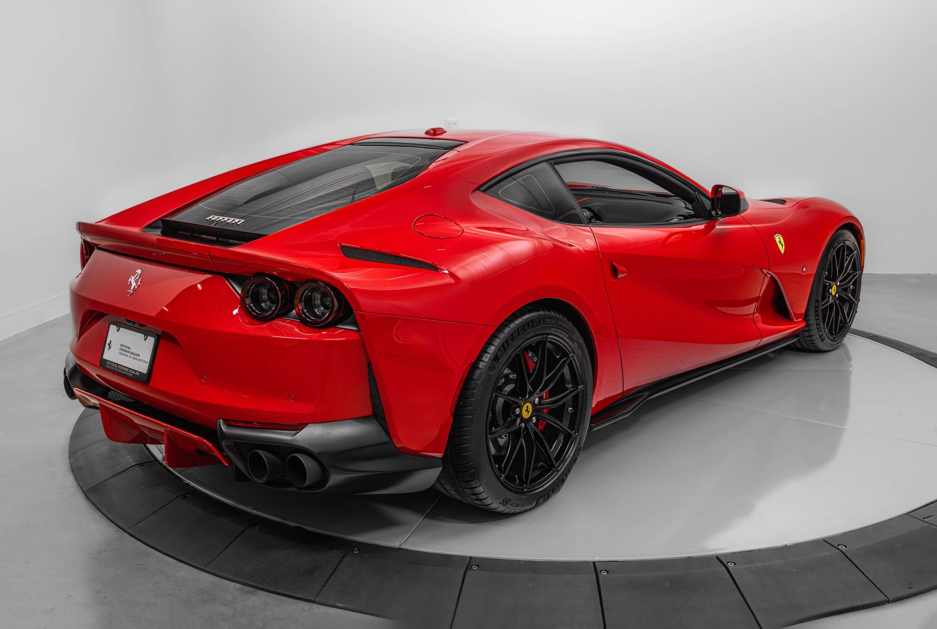 Certified 2019 Ferrari 812 Superfast RWD image 10