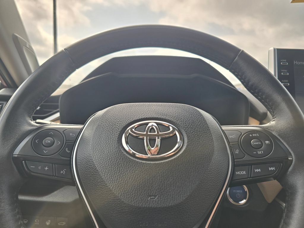 Used 2022 Toyota RAV4 Limited AWD/4WD image 25