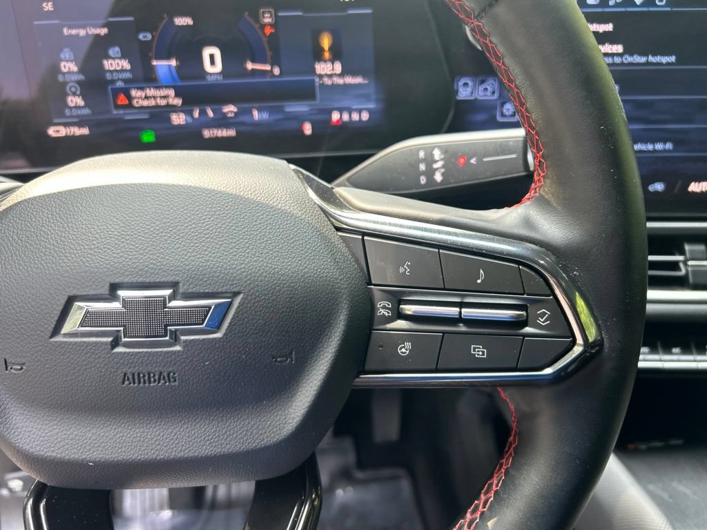 Used 2025 Chevrolet Equinox EV RS FWD image 23