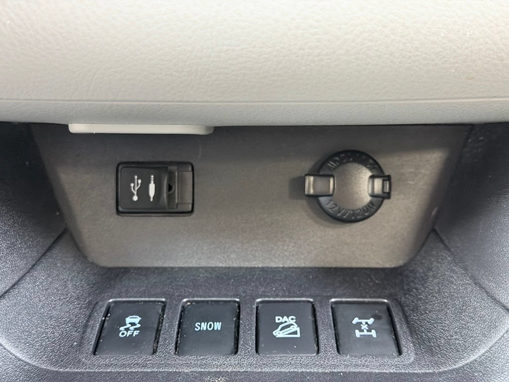 Used 2015 Toyota Highlander XLE AWD/4WD image 54