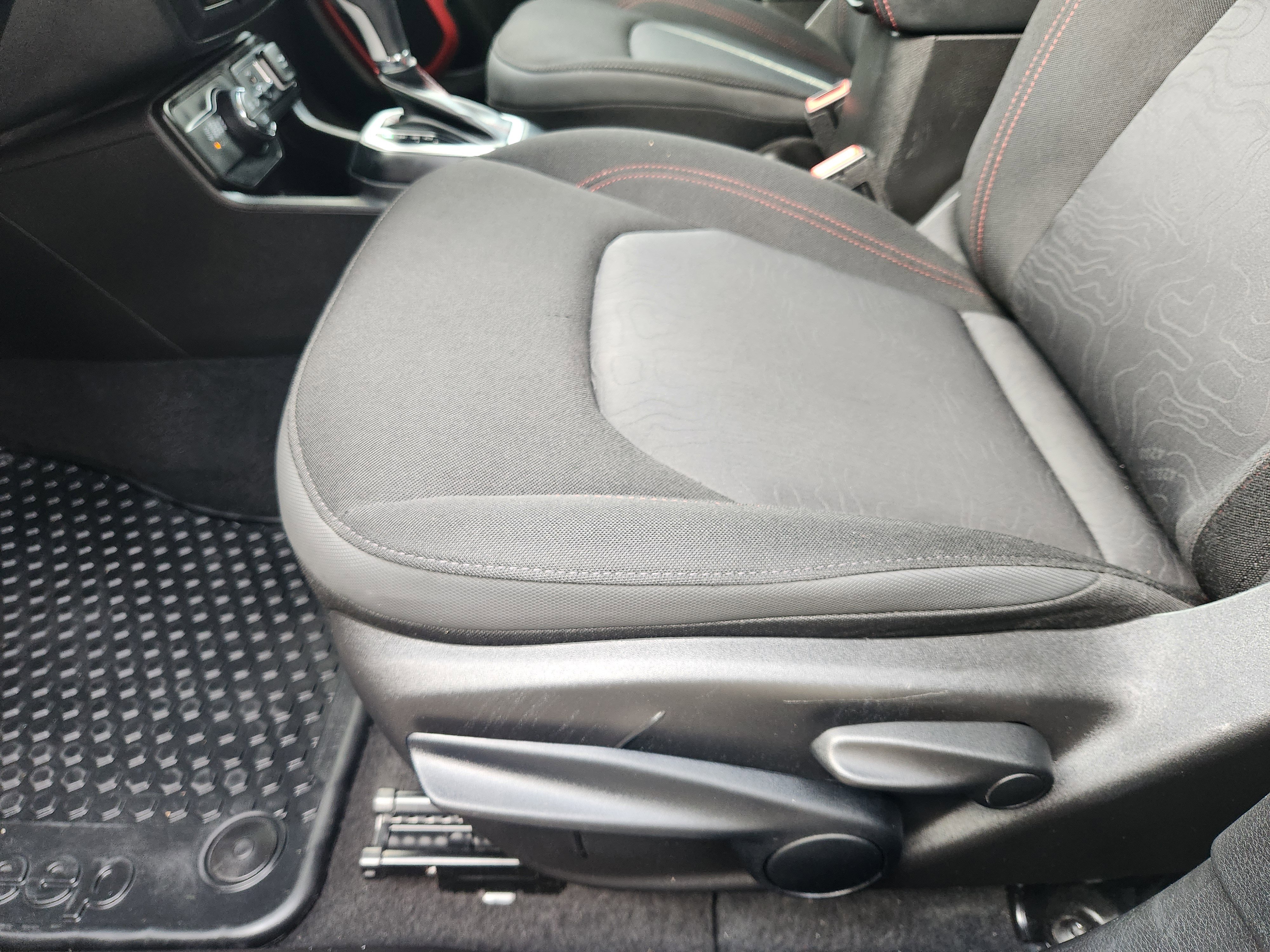 Used 2023 Jeep Renegade Trailhawk image 26