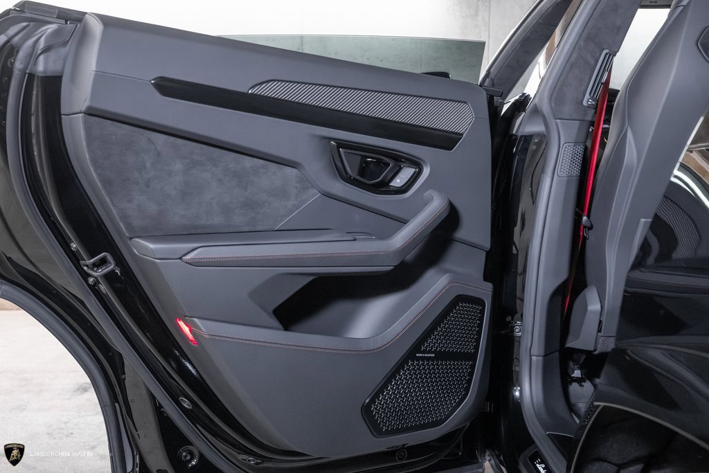 Used 2024 Lamborghini Urus S image 37