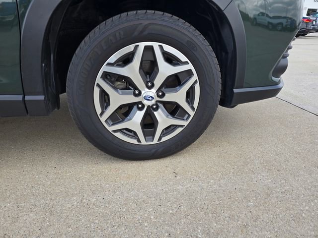 Used 2023 Subaru Forester Premium image 17