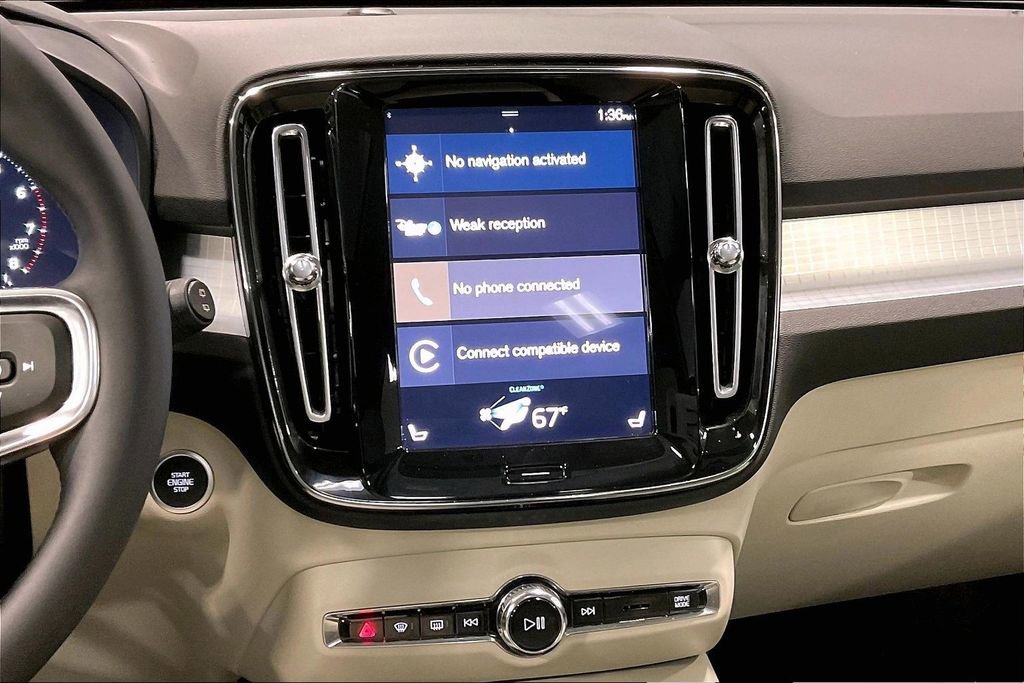 Used 2022 Volvo XC40 T5 Momentum w/ Climate Package AWD/4WD image 9