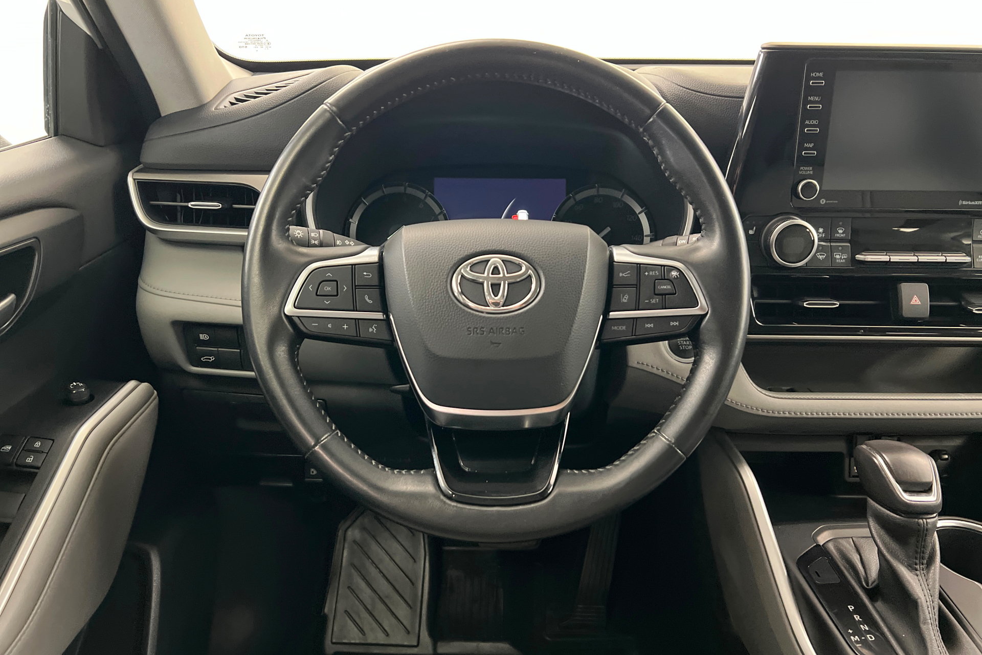 Used 2021 Toyota Highlander XLE AWD/4WD image 13