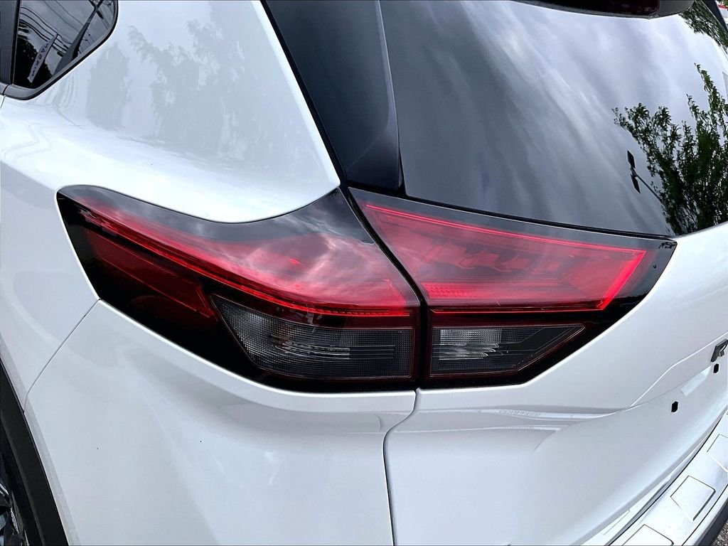 Certified 2024 Nissan Rogue SV AWD/4WD image 32