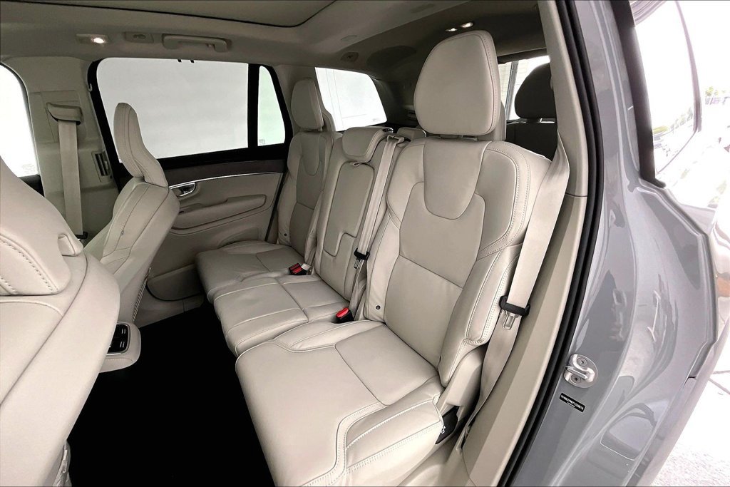 New 2026 Volvo XC90 B6 Ultra w/ Protection Package Premier AWD/4WD image 17