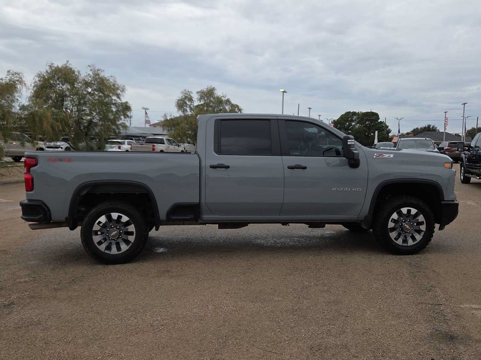 Used 2024 Chevrolet Silverado 2500 Custom w/ Custom Value Package AWD/4WD image 9