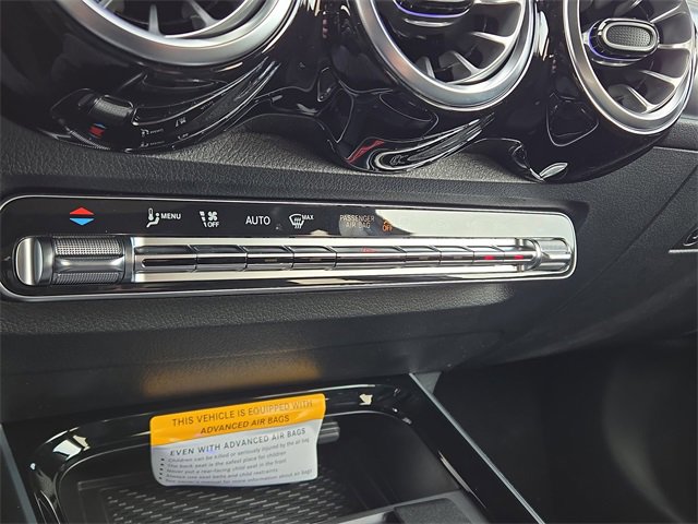 New 2026 Mercedes-Benz GLB 250 4MATIC image 14