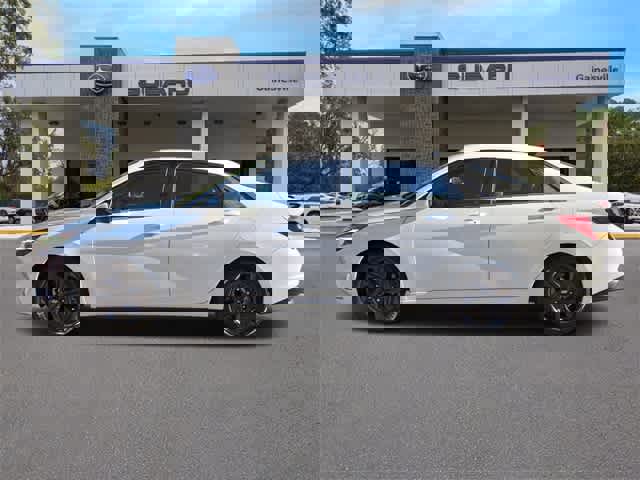 Used 2022 Hyundai Elantra SEL w/ Cargo Package image 2