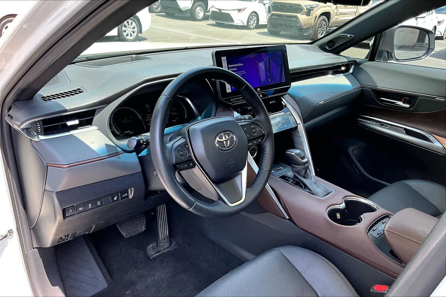 Certified 2024 Toyota Venza Limited AWD/4WD image 18