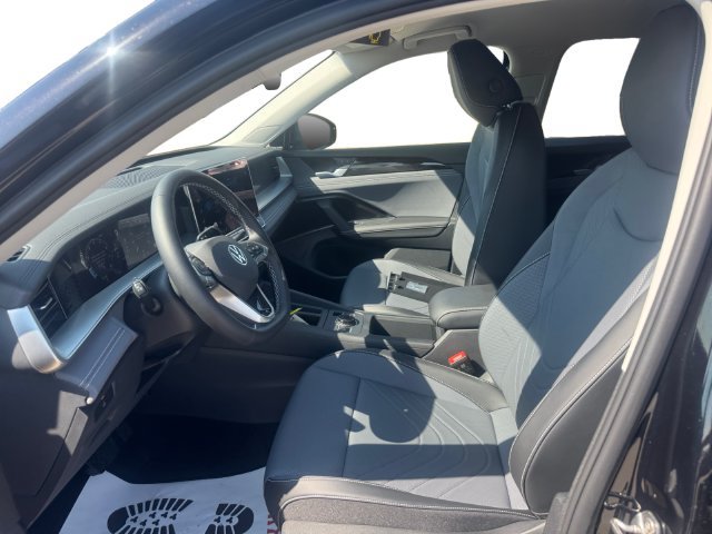 New 2026 Volkswagen Tiguan SE FWD image 9