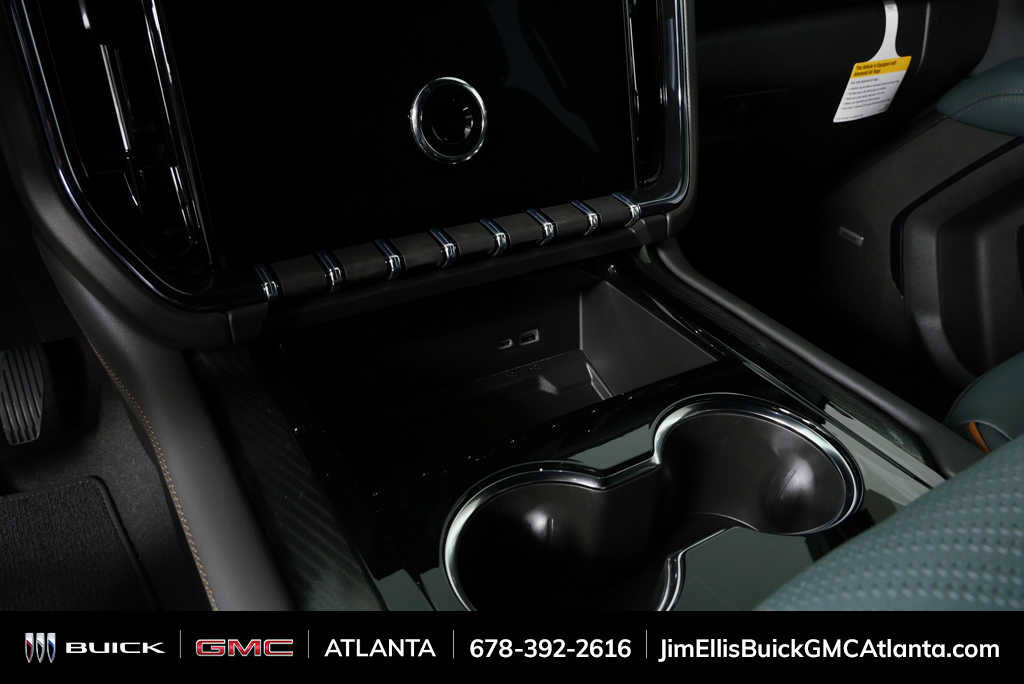New 2026 GMC Yukon AT4 AWD/4WD image 18