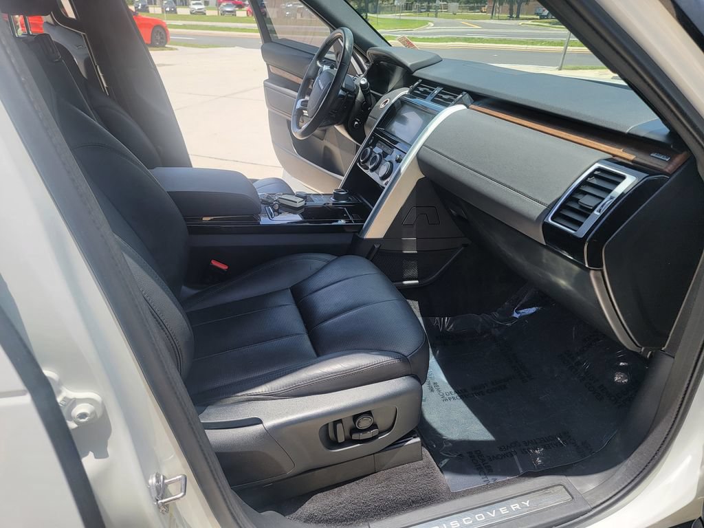 Used 2020 Land Rover Discovery HSE AWD/4WD image 15