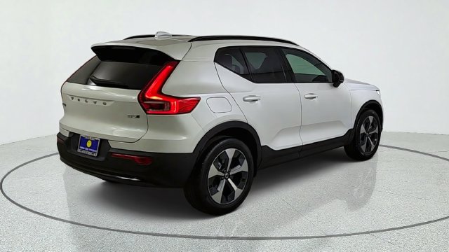 New 2026 Volvo XC40 B5 Plus w/ Protection Package Premier AWD/4WD image 7