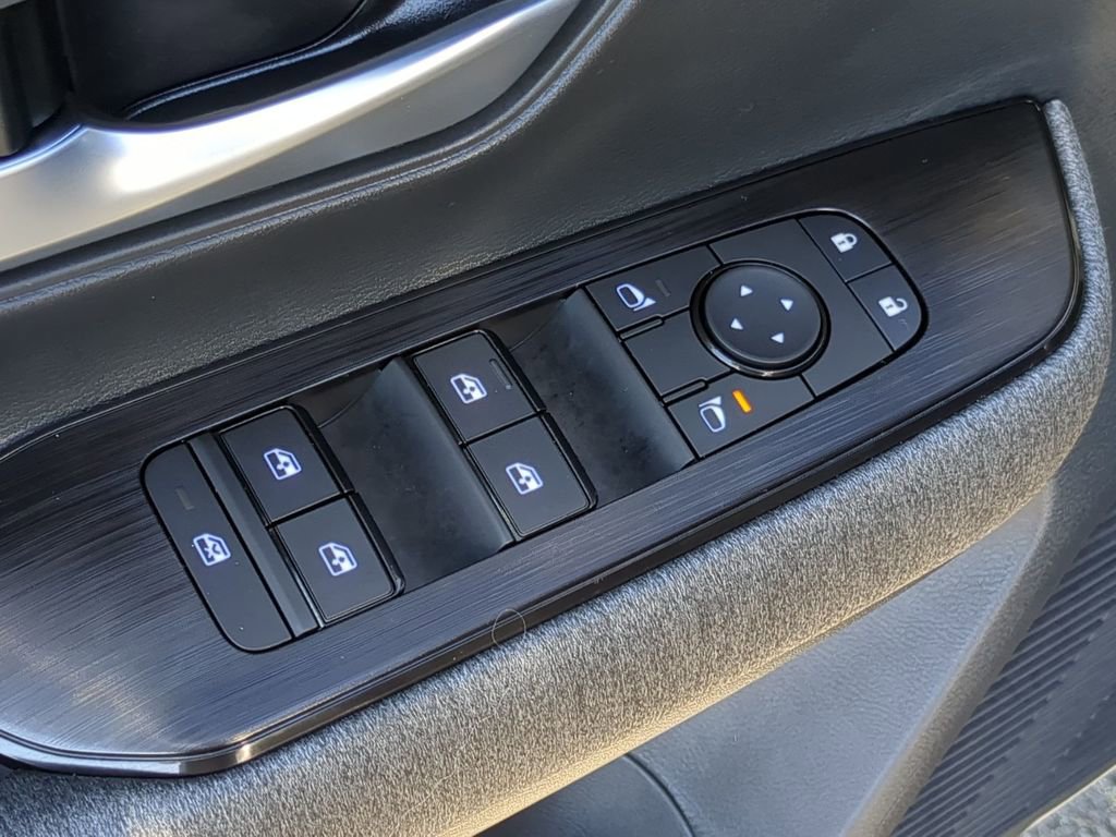 New 2026 Nissan Kicks SV image 12