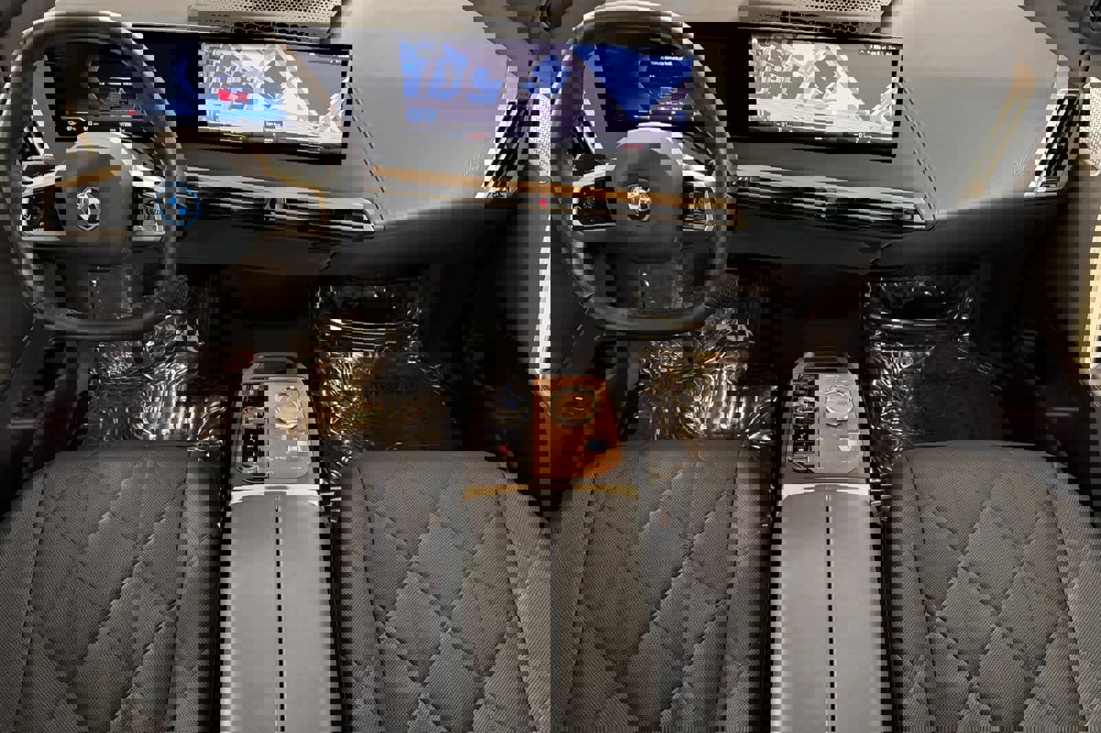 Used 2023 BMW iX M60 w/ Executive Package image 3