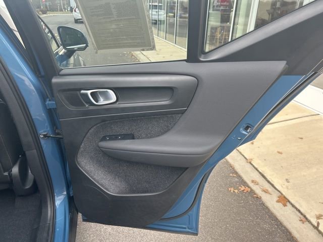 Certified 2025 Volvo XC40 B5 Plus image 12