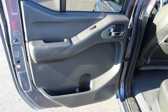 Used 2020 Nissan Frontier PRO-4X w/ Pro-4x Utility Package image 26